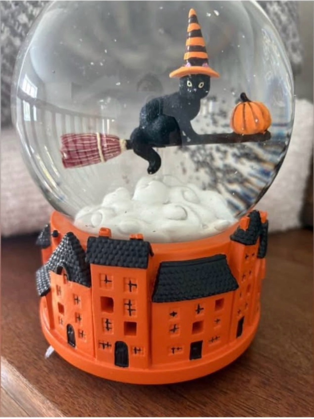 Halloween snow Globe - Cat/Witch